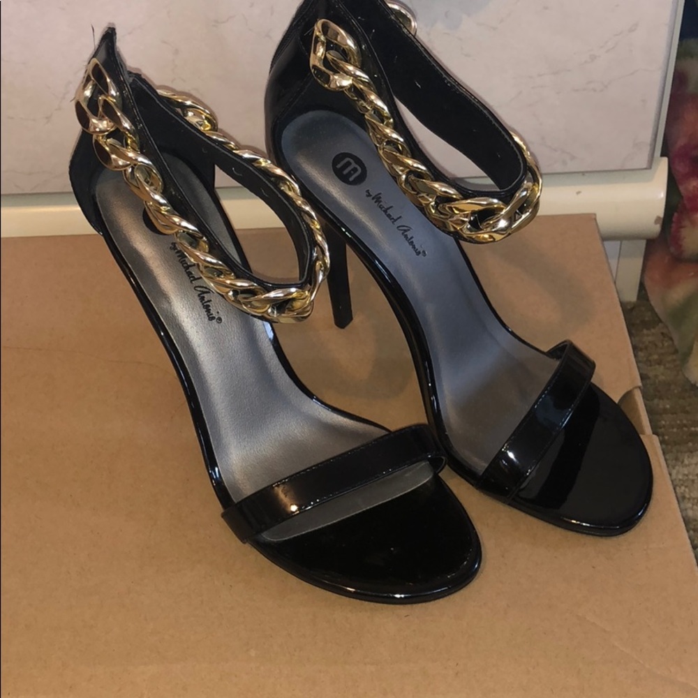 Gold Chain Black Heels